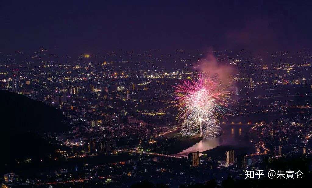 解锁日本夏季之美 天空中开出上万朵花 知乎