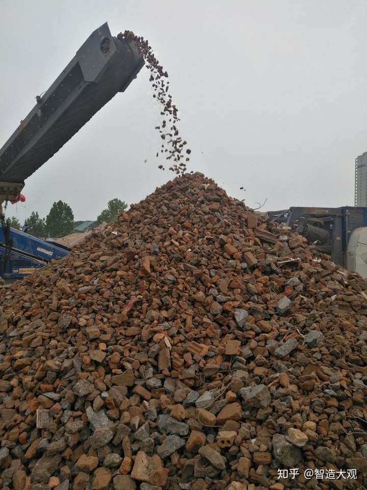 湖北某市建筑垃圾再生产回收利用胃口好变身再生砖