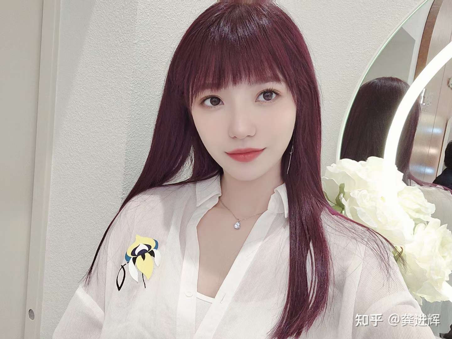 龚进辉 的想法: iqoo美女产品经理宋紫薇终于更新自拍了,… - 知乎