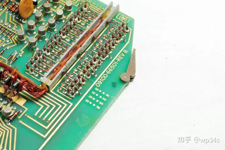 电与磁的极致艺术~1968年的HP9100A晶体管计算器(机)-2