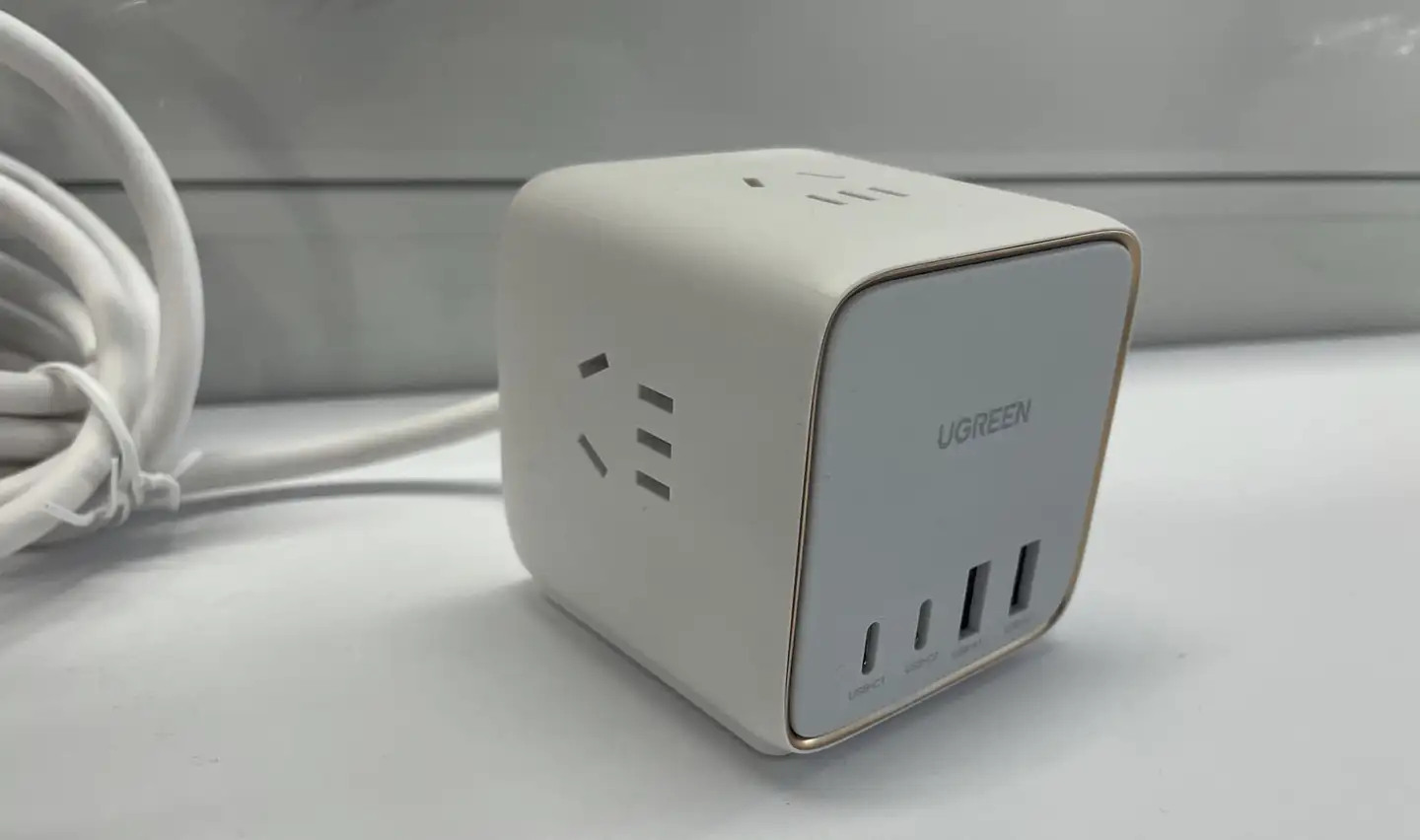 現品限り一斉値下げ！】 GOPPA ゴッパ 高速充電器 USB Power カメラ