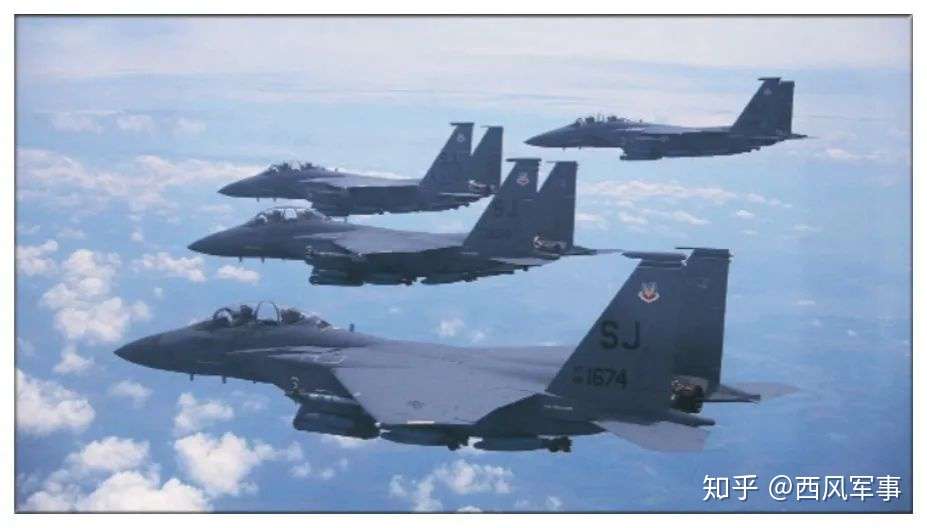 F 15 E型战斗攻击机 泥地母鸡 比 攻击鹰 名号响亮 知乎