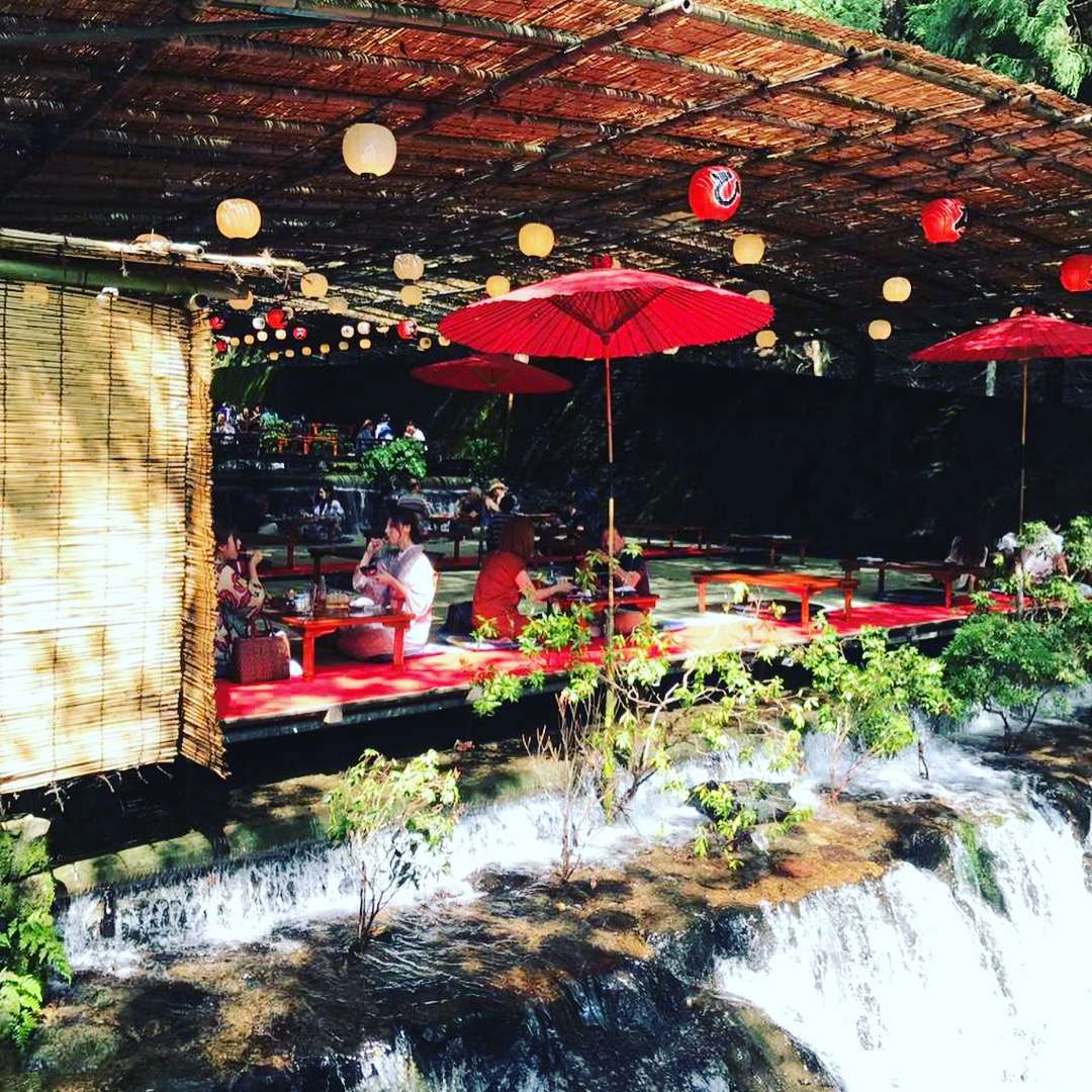 京都避暑必pick 贵船神社の夏日流水面 特色水占卜 知乎