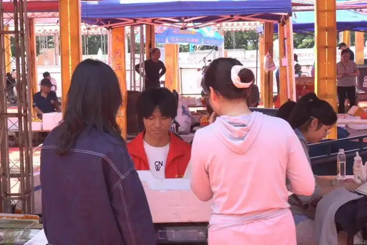 志愿承心意 秤守枇杷香 | 塘栖校区枇杷节志愿服务(图6)