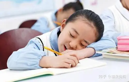 小学生“一睡成名”：从12点睡到下午3点，老师：再睡放学了插图6