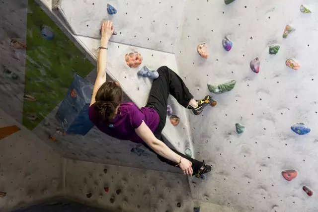 攀岩过程中如何防止小臂酸胀无力？