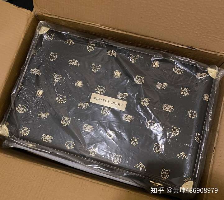 这个32斤的快递居然是完美日记而且还是内购优惠活动才二百