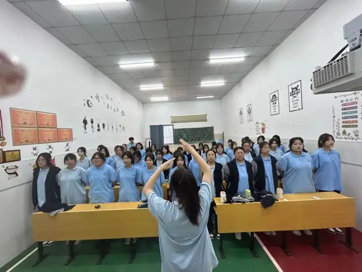 青春印记 | 奋楫笃行 • 一路生花 ——21幼儿保育二班班级风采(图19) 青春印记 | 奋楫笃行 • 一路生花 ——21幼儿保育二班班级风采(图19)