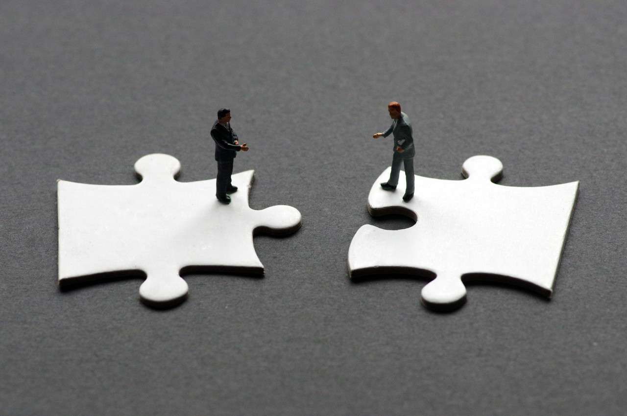 东久中国与新宜中国两家合并引入战略投资者募集资金超过15亿美元