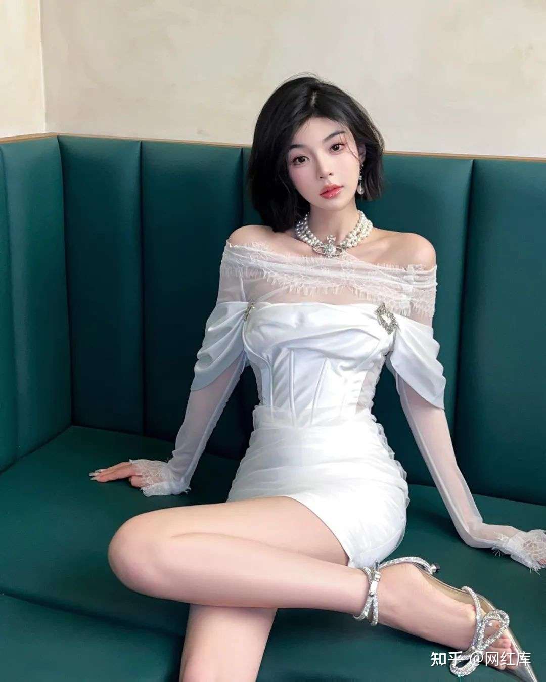 INS美女  | 高材生网红小南瓜，黑丝御姐风性感图片集 Facebook-第12张