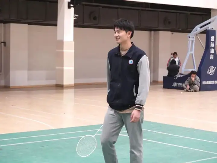 浙江省广播电视中等专业学校第二届“青春杯”羽毛球赛热力开大！(图5)