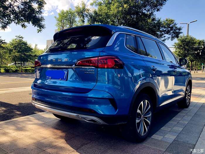 人生第一辆车suv也可以这么运动蓝色的荣威rx5max提回家