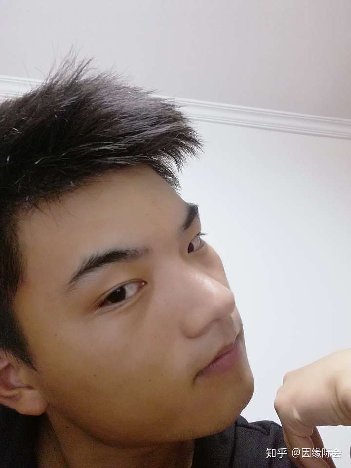 男生有一双柳叶眉女生觉得如何?