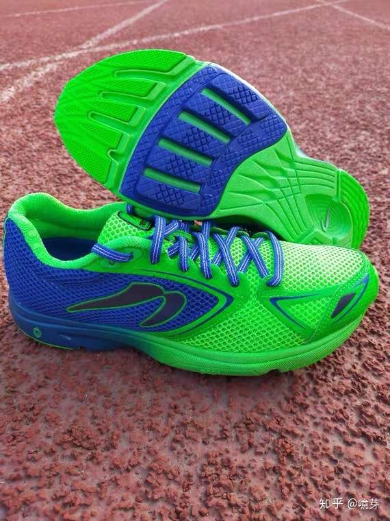 本人55kg低足弓前脚掌跑法瘦脚5km配速350求推荐一双速度训练跑鞋平时