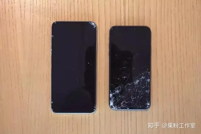 跌落测试：iPhone XR、XS 谁先碎？ - 知乎