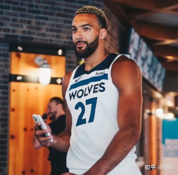 森林狼起飞?状元华子剃脏辫留平头 训练积极 戈贝尔+唐斯三巨头