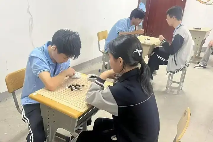 浙江省广播电视中等专业学校塘栖校区象棋、五子棋大赛顺利举行(图6)