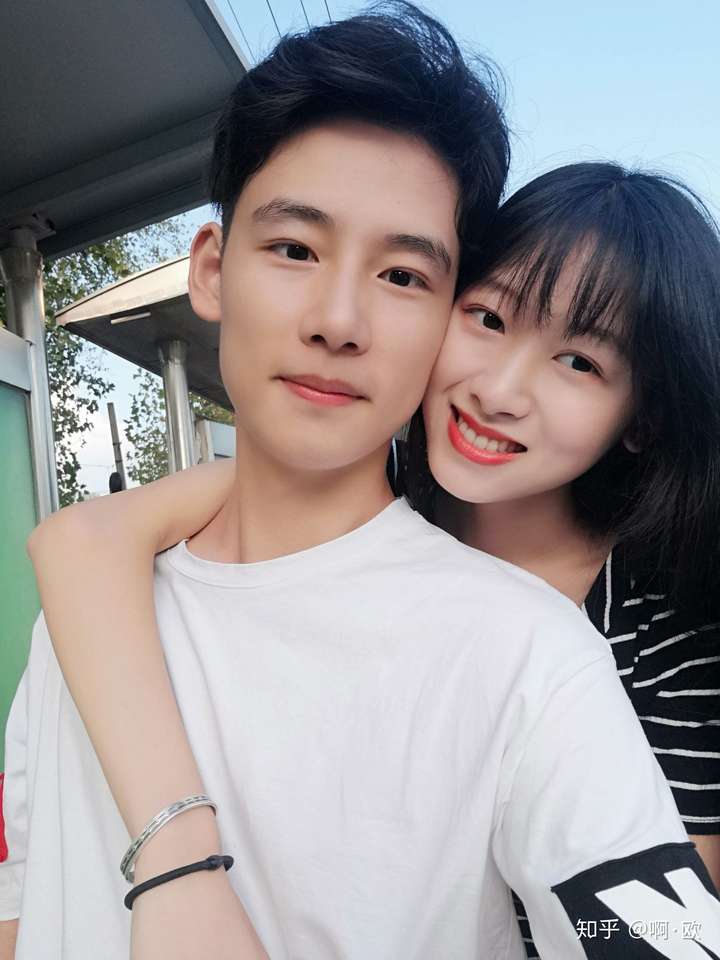 喜欢一个人的眼神是什么样的?