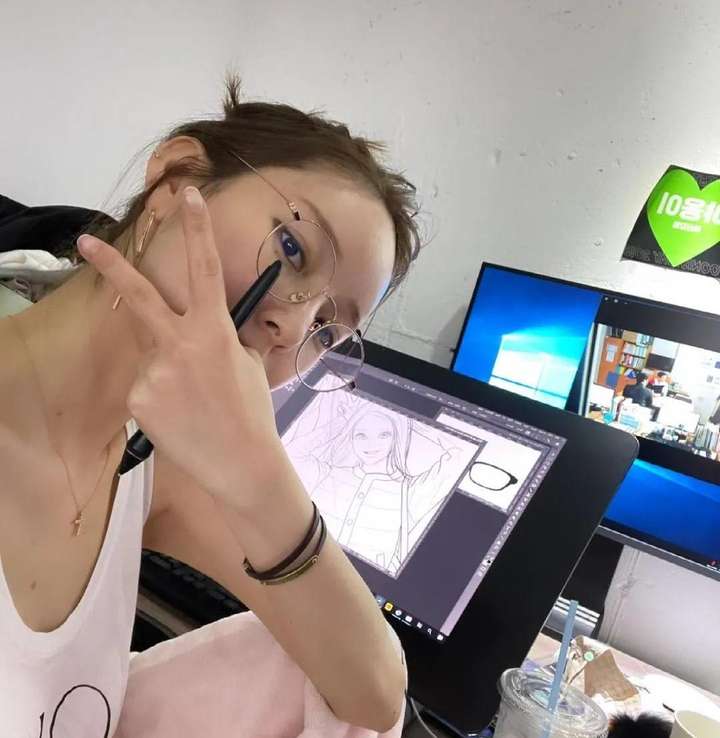 最近又抓到了这么一个“天使颜值,魔鬼身材“的美人。插图(21) 最近又抓到了这么一个“天使颜值,魔鬼身材“的美人。插图(21)