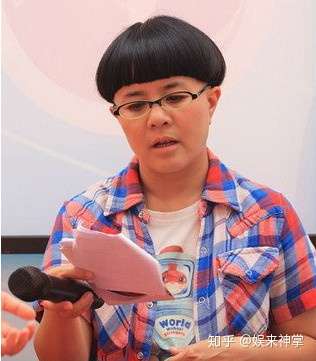 娱来神掌 文/娱来君 说起央视主持人金龟子,相信大家都不会陌生了