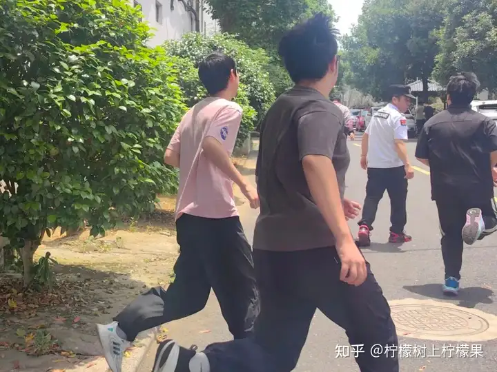 【平安校园】防震演练筑防线 平安护航伴成长 | 我校富阳校区开展防震减灾安全应急疏散演练！