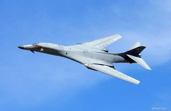 B-1��ǹ�����ս�Ժ�ը��