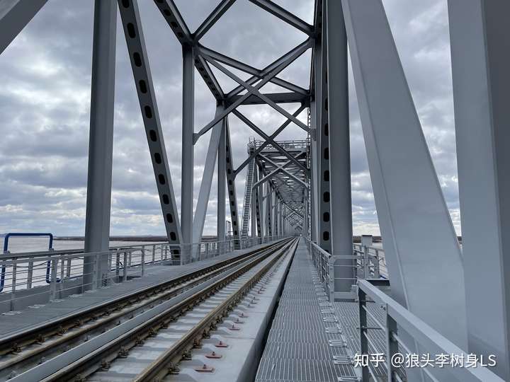 中俄首座跨江铁路大桥 俄方段拖延七年竣工_图1-3