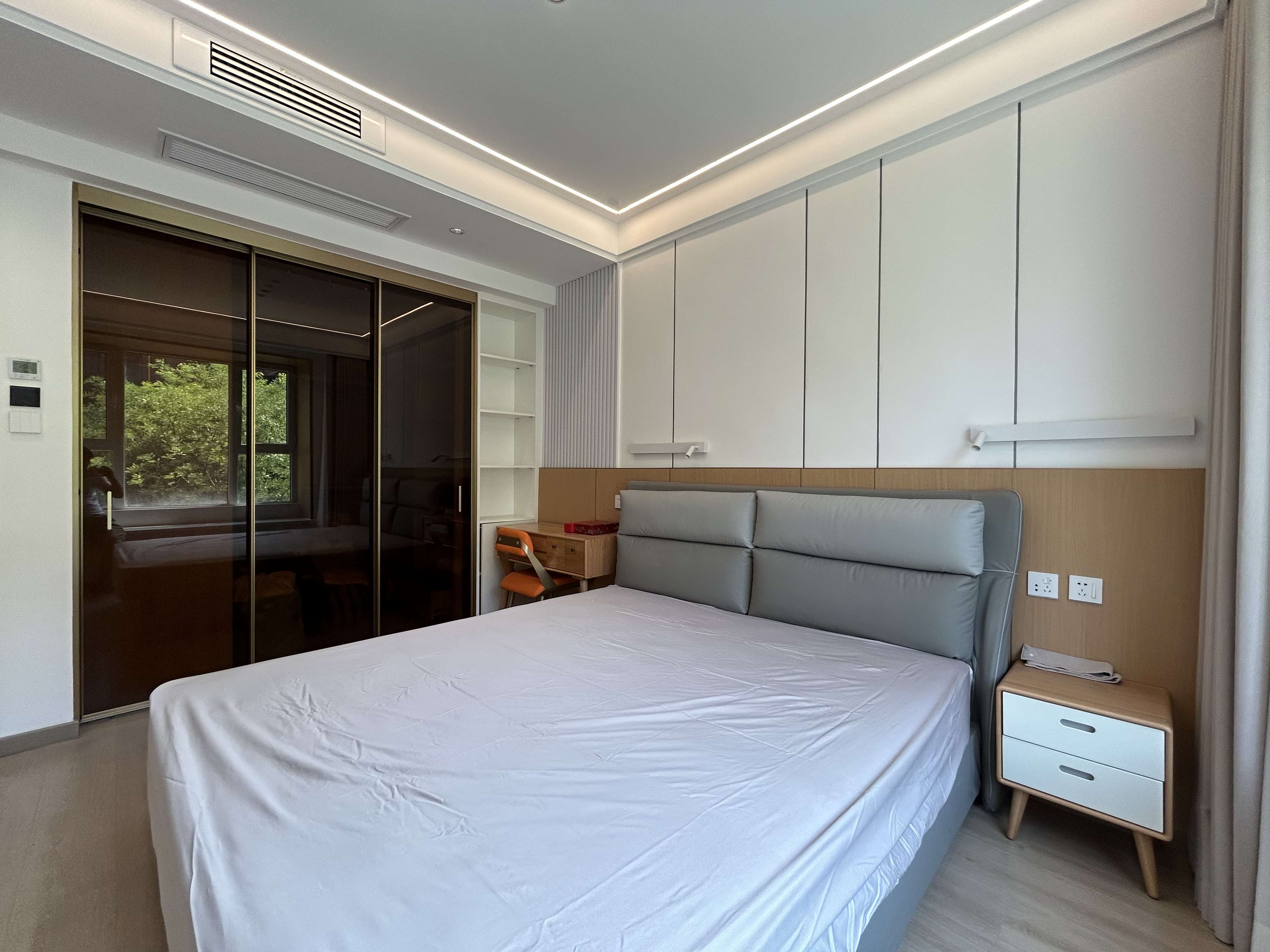 艺美佳设计师张鑫 的想法: 救命751575这么好看的卧室装修简直