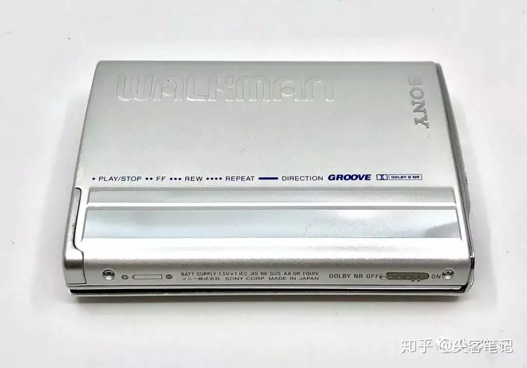 SONY WM-FX700 Walkman Cassette Player, EX Silver ! Working !