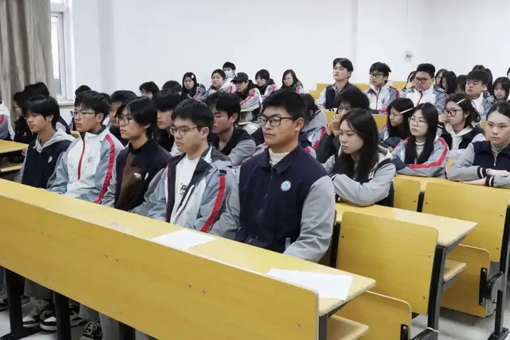 【紅色校園】信念如磐礪初心 青春揚(yáng)帆擔(dān)使命 | 塘棲校區(qū)團(tuán)課順利結(jié)業(yè)!(圖8) 【紅色校園】信念如磐礪初心 青春揚(yáng)帆擔(dān)使命 | 塘棲校區(qū)團(tuán)課順利結(jié)業(yè)!(圖8)