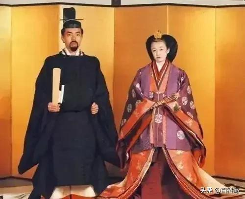 日本首相和天皇哪个大（日本天皇能撤了首相吗）