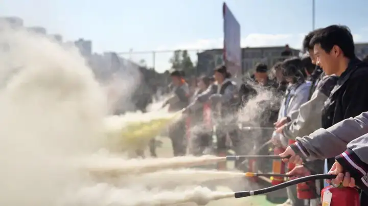 安全记于心 行动践于行|富阳校区开展消防安全演练活动(图4)