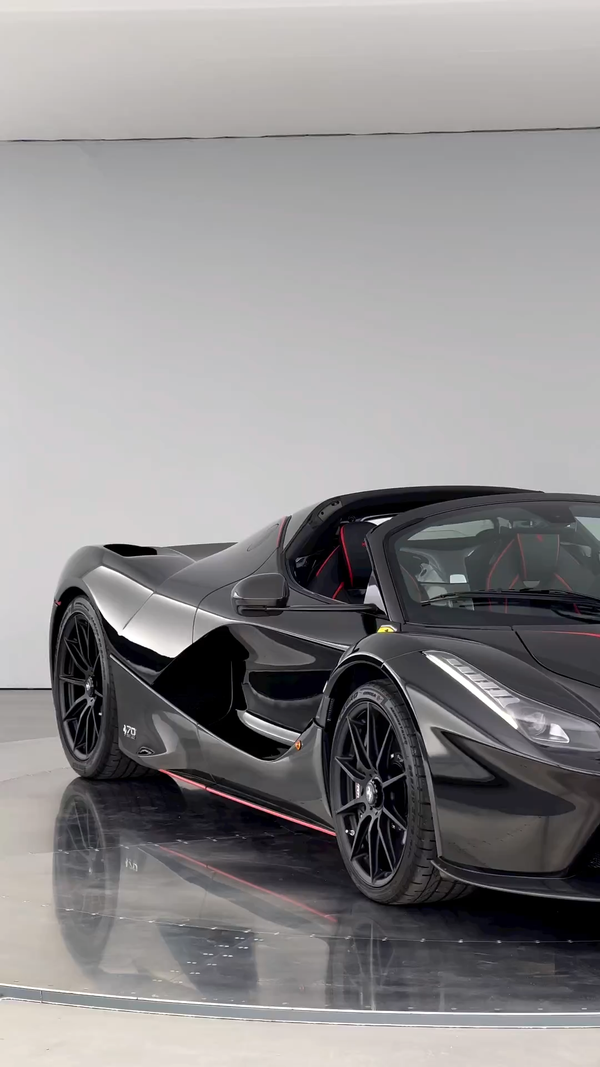 光速超跑 的想法: laferrari aperta | laferrari aperta在外观上保留