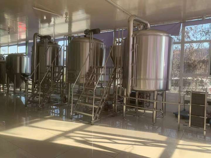 300升小型精酿啤酒设备