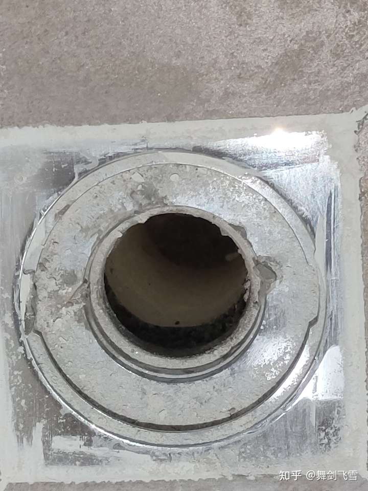 精装房下水道管子短了,上面补的是水泥,会漏水吗?