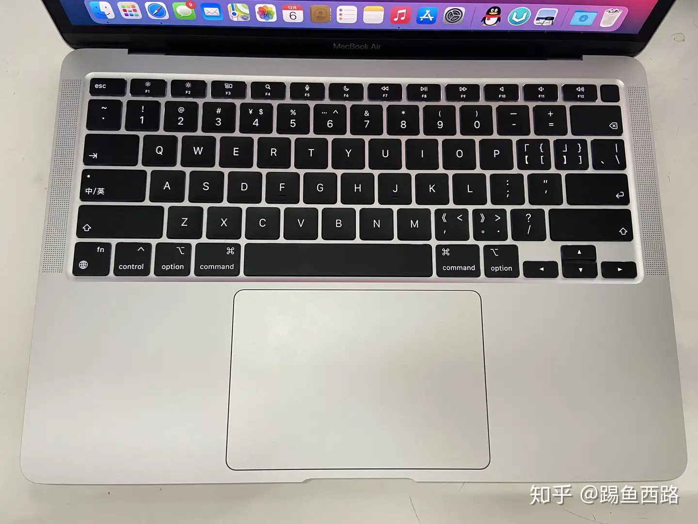 MacBook Air (M1, 2020) 乞丐版上手体验- 知乎