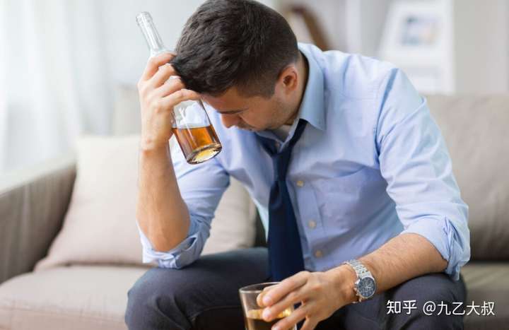 人到中年，逐渐被边缘化，遇到职业天花板，该如何破局？