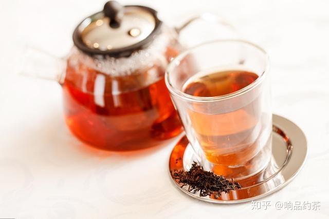 红茶还是绿茶养胃(湿气重的人喝红茶还是绿茶)