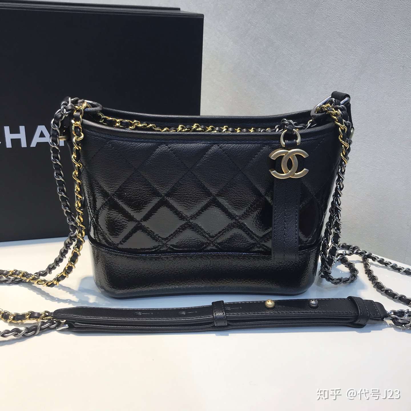 Chanel 流浪包渐变款鉴定小知识 知乎