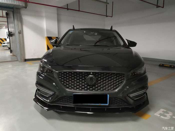 名爵6变身黑武士外观上更加的犀利更加具有攻击性