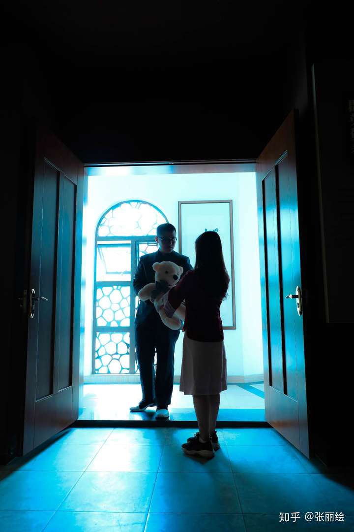 有可以用一组照片来讲述故事的剧本吗? - 知乎