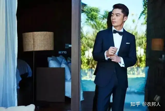 新郎西装有什么讲究吗 新郎穿什么样的西服好看