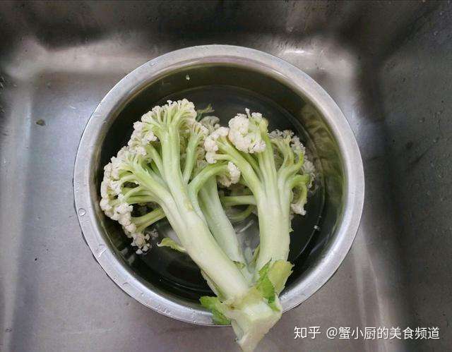 干锅花菜 自己也可以在家做啦 意外的简单又好吃 知乎