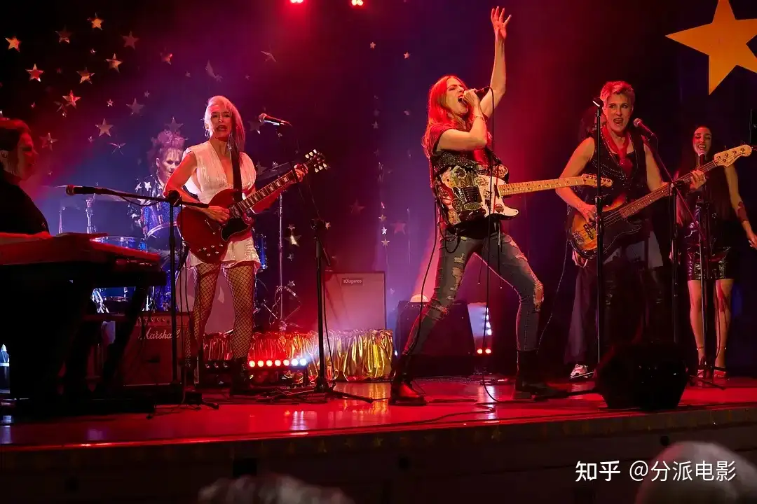 《潮躁女人》豆瓣9.2，年末最后一部佳剧！