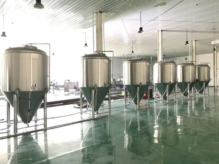 300升小型精酿啤酒设备