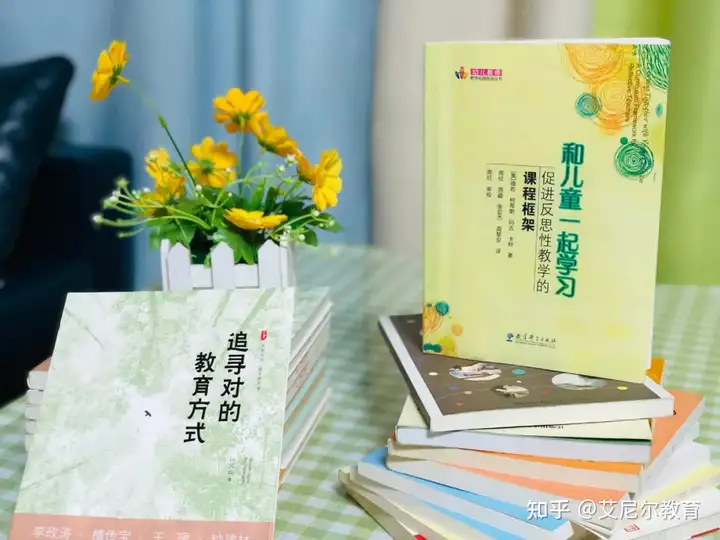 “读经典，共成长”——霞光幼儿园阅读月系列活动