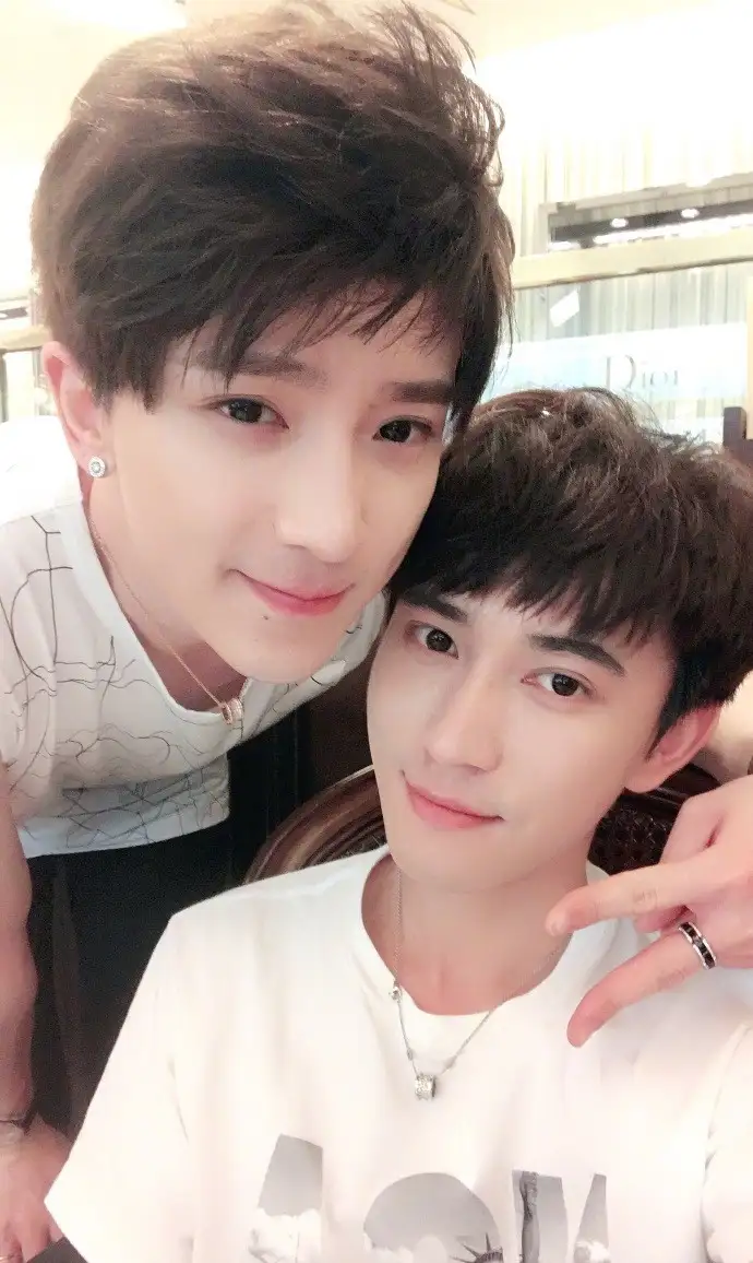 色气满满的推荐||网上知名的gay情侣们- 知乎
