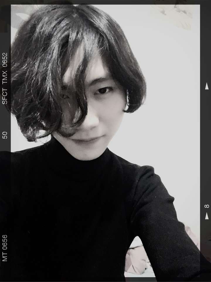 留长发的男生们,当你们在街上被认成女生时,是如何回应和看待这一现象
