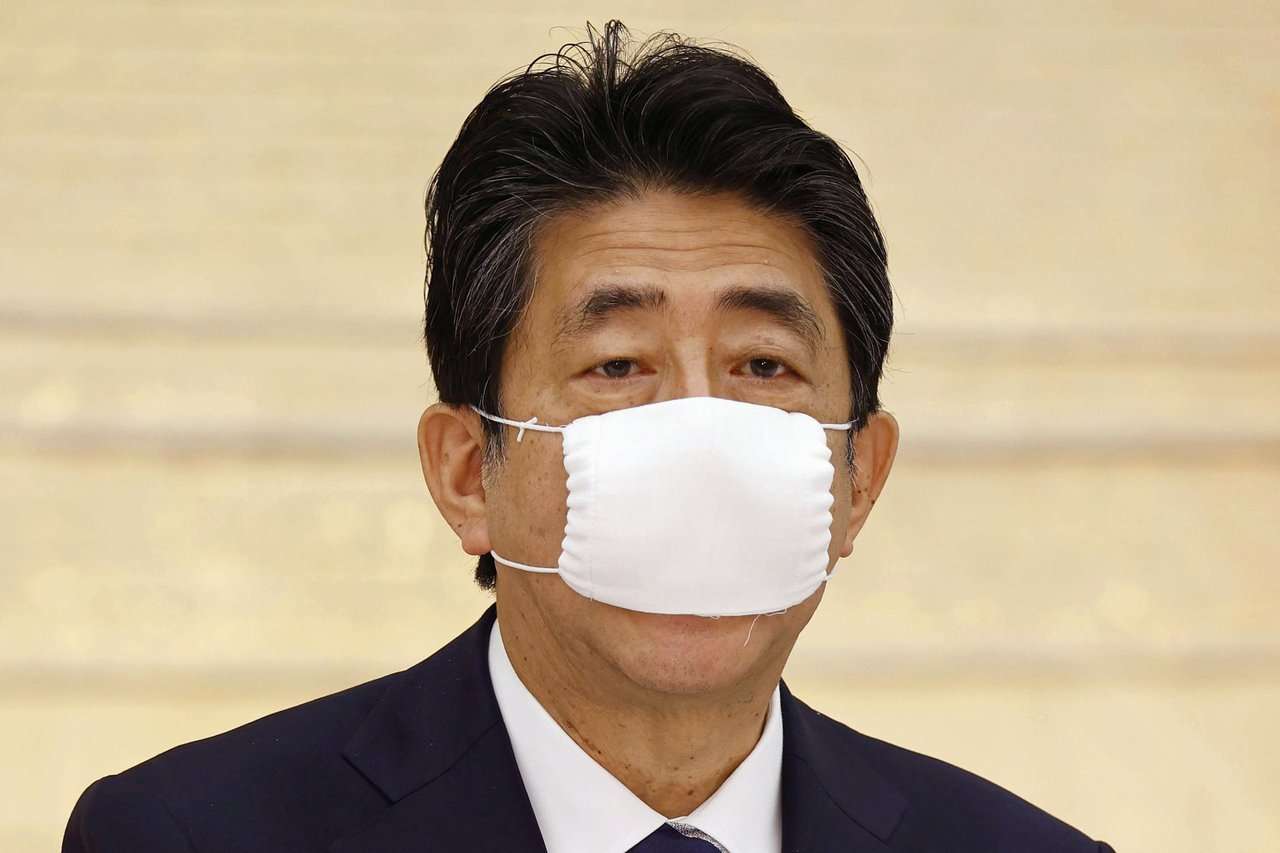 安倍晋三 这是口罩 不是奶罩 谢谢 知乎