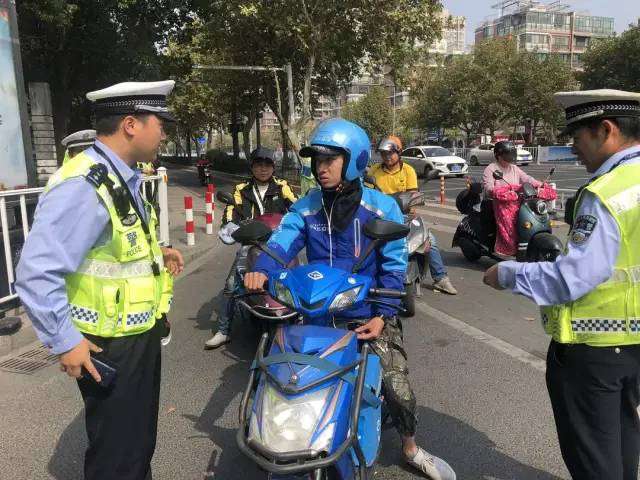 金華交警致快遞員及外賣騎手的的一封倡議書